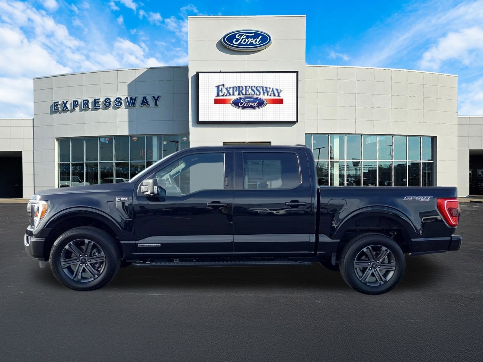 2023 Ford F-150 XLT 4WD SuperCrew 5.5' Box