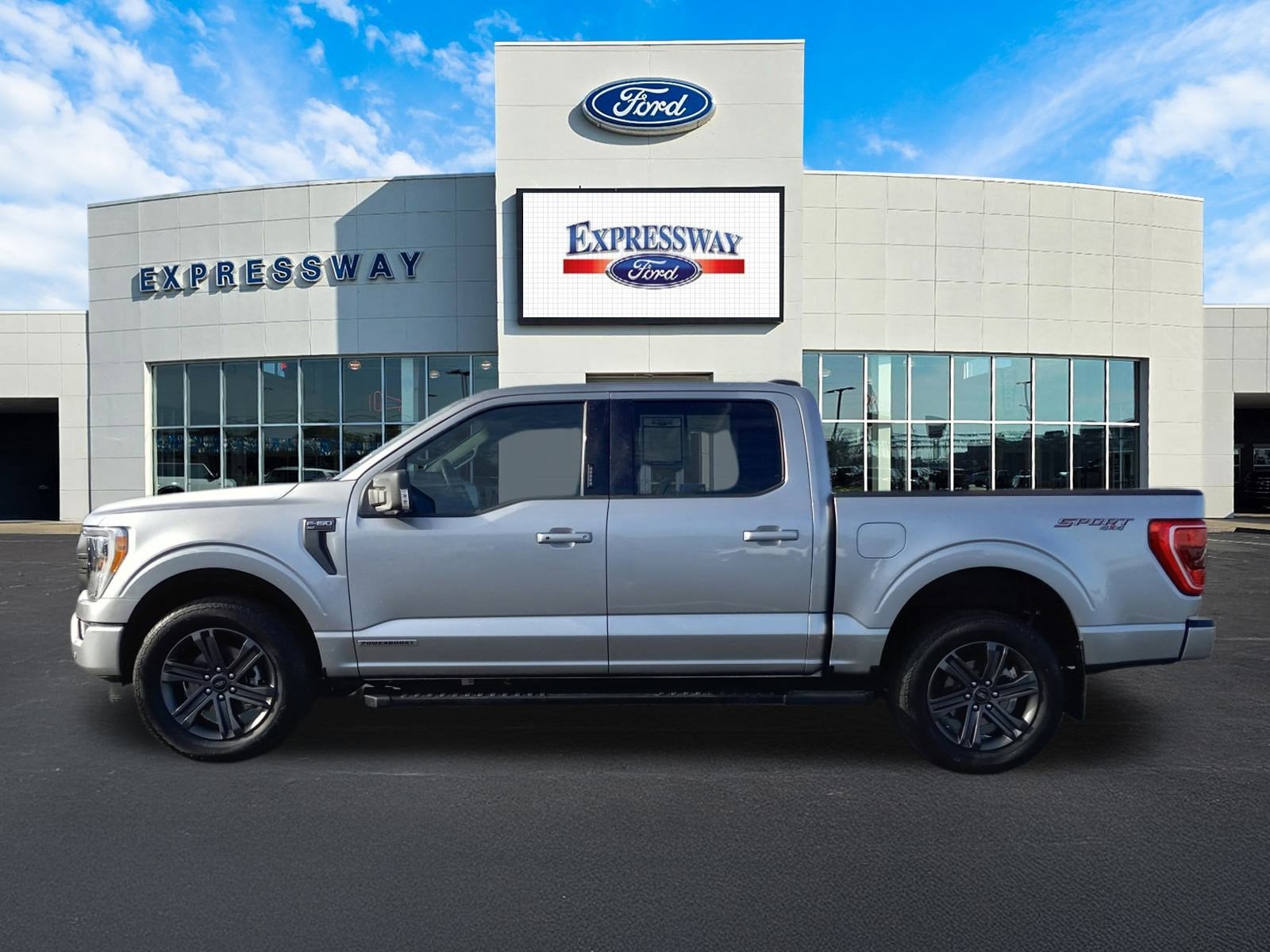 2023 Ford F-150 XLT 4WD SuperCrew 5.5' Box