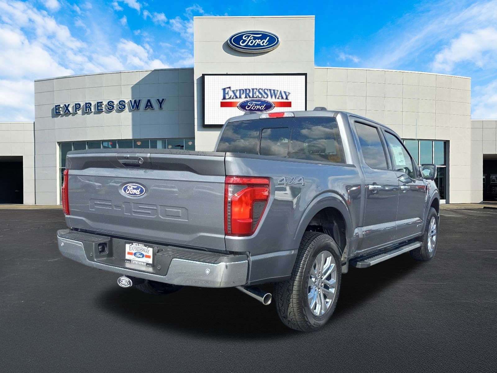 2024 Ford F-150 XLT 4WD SuperCrew 5.5' Box