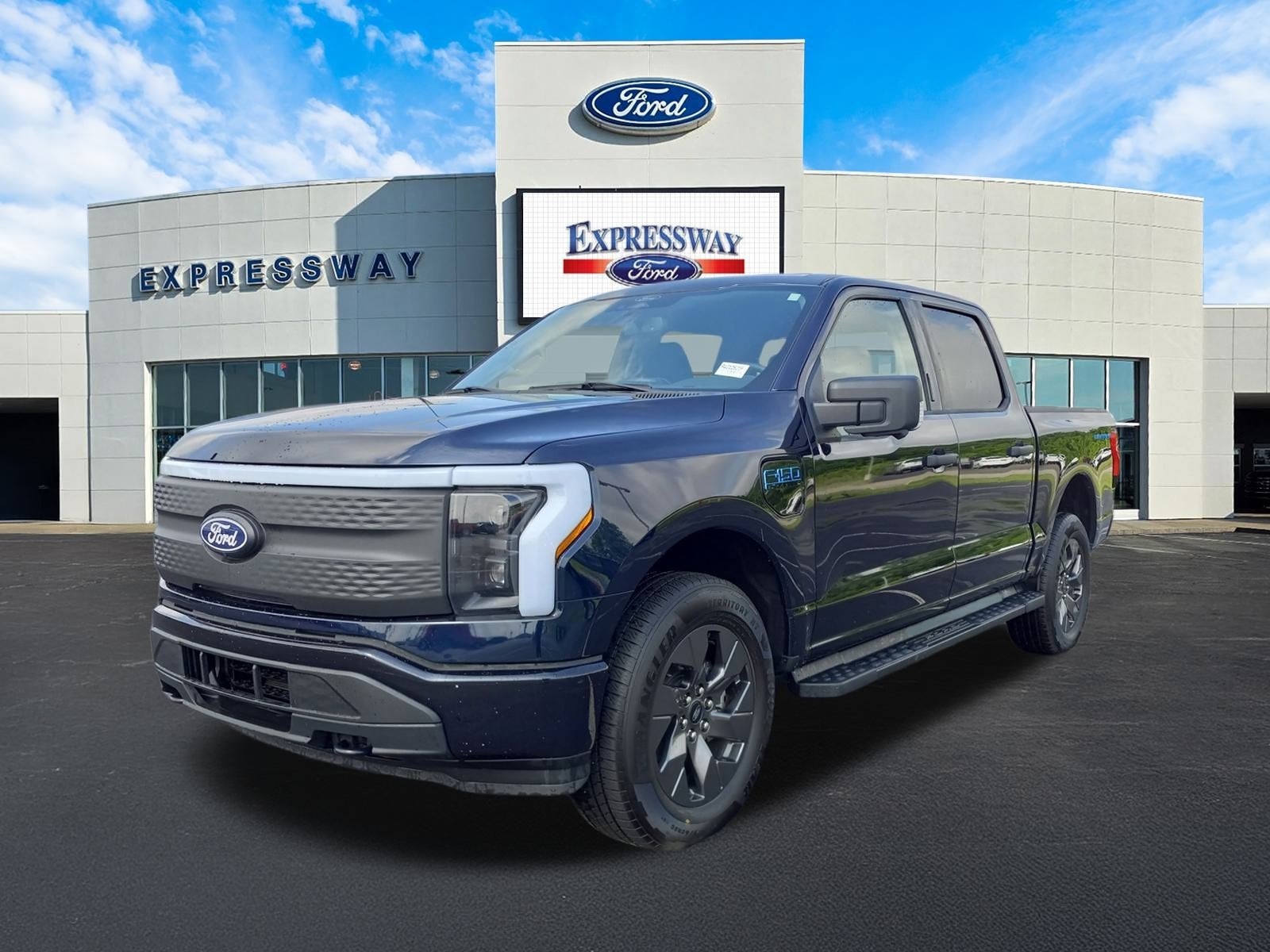 2024 Ford F-150 Lightning XLT 4WD SuperCrew 5.5' Box