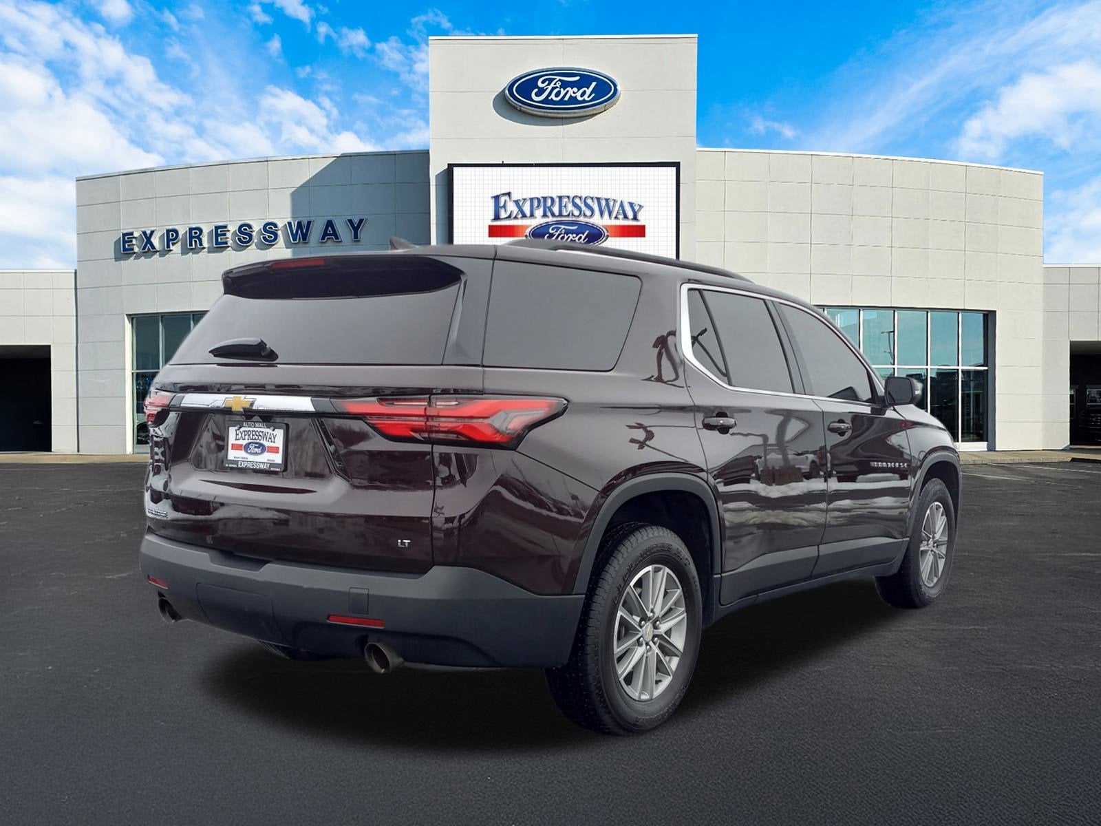 2023 Chevrolet Traverse LT