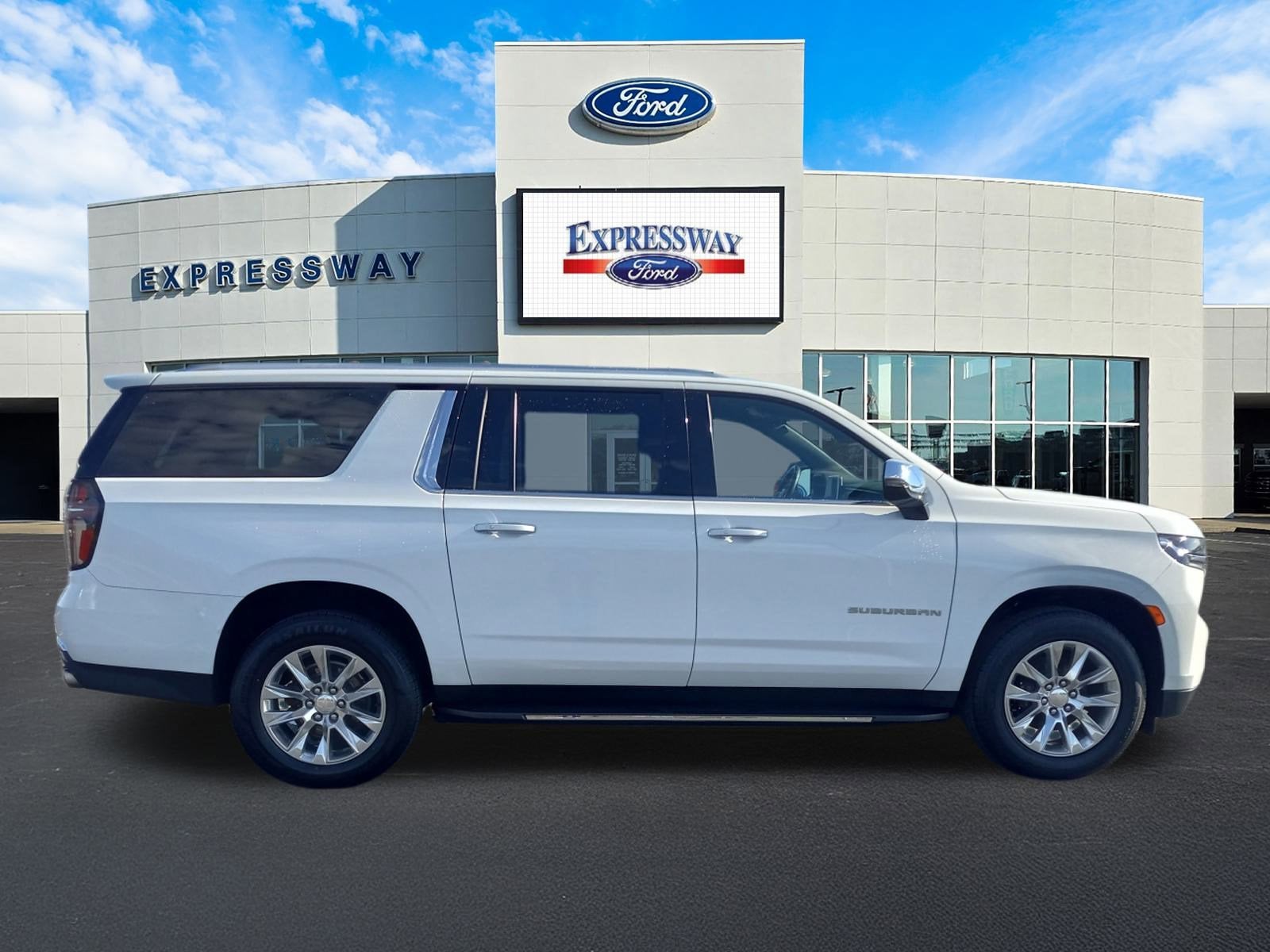 2023 Chevrolet Suburban Premier