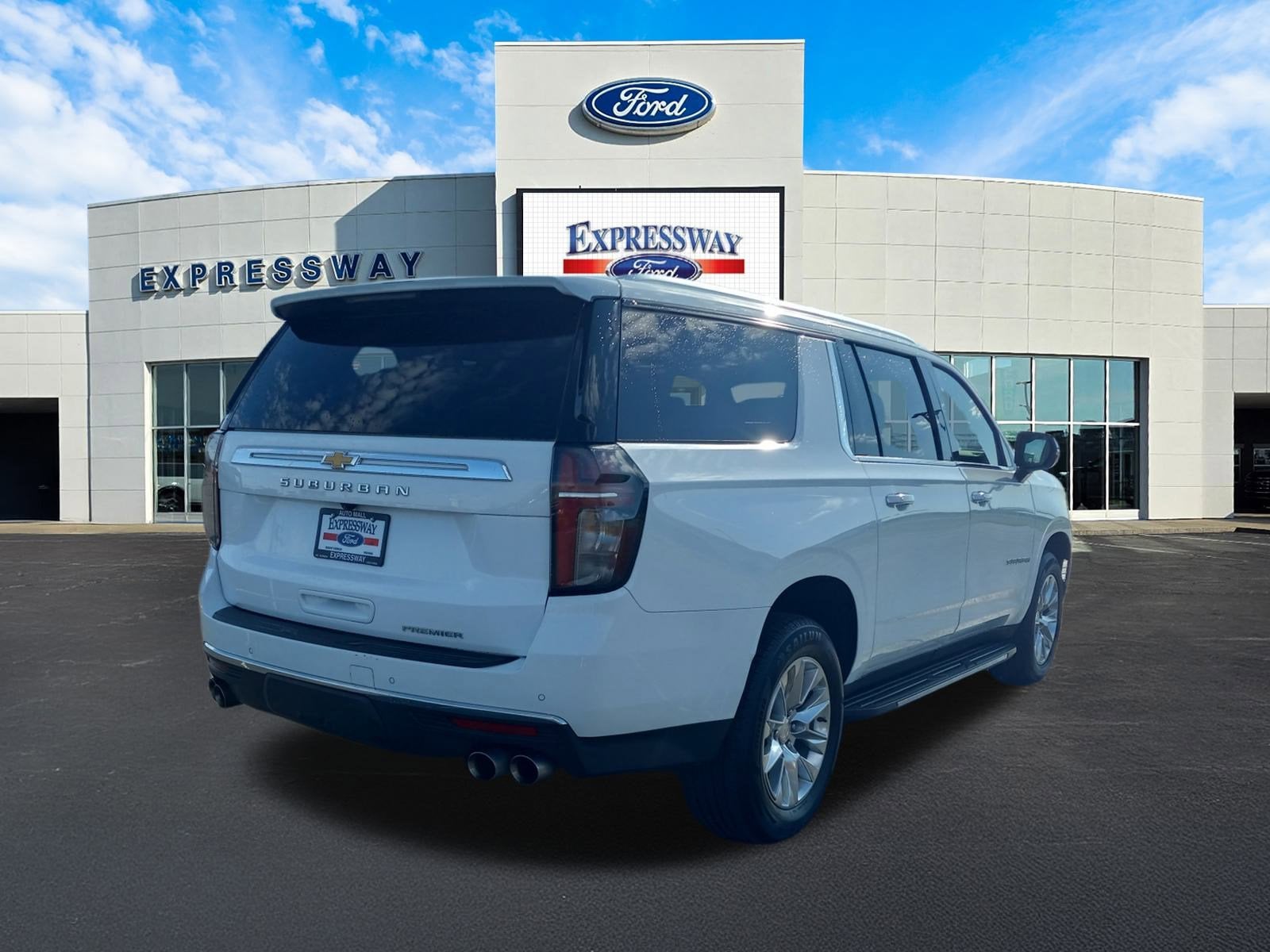 2023 Chevrolet Suburban Premier