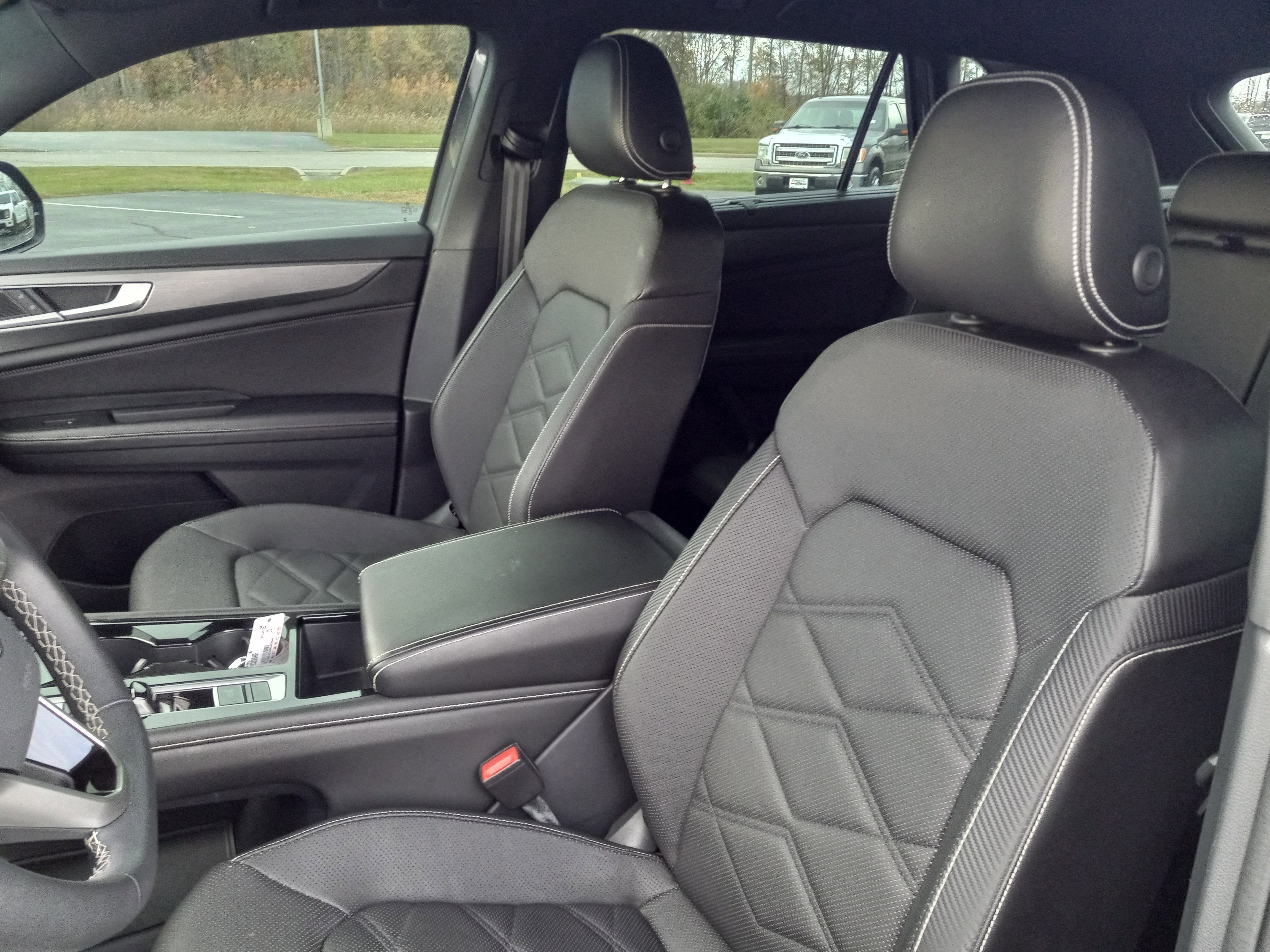 2024 Volkswagen Atlas Cross Sport 2.0T SE w/Technology