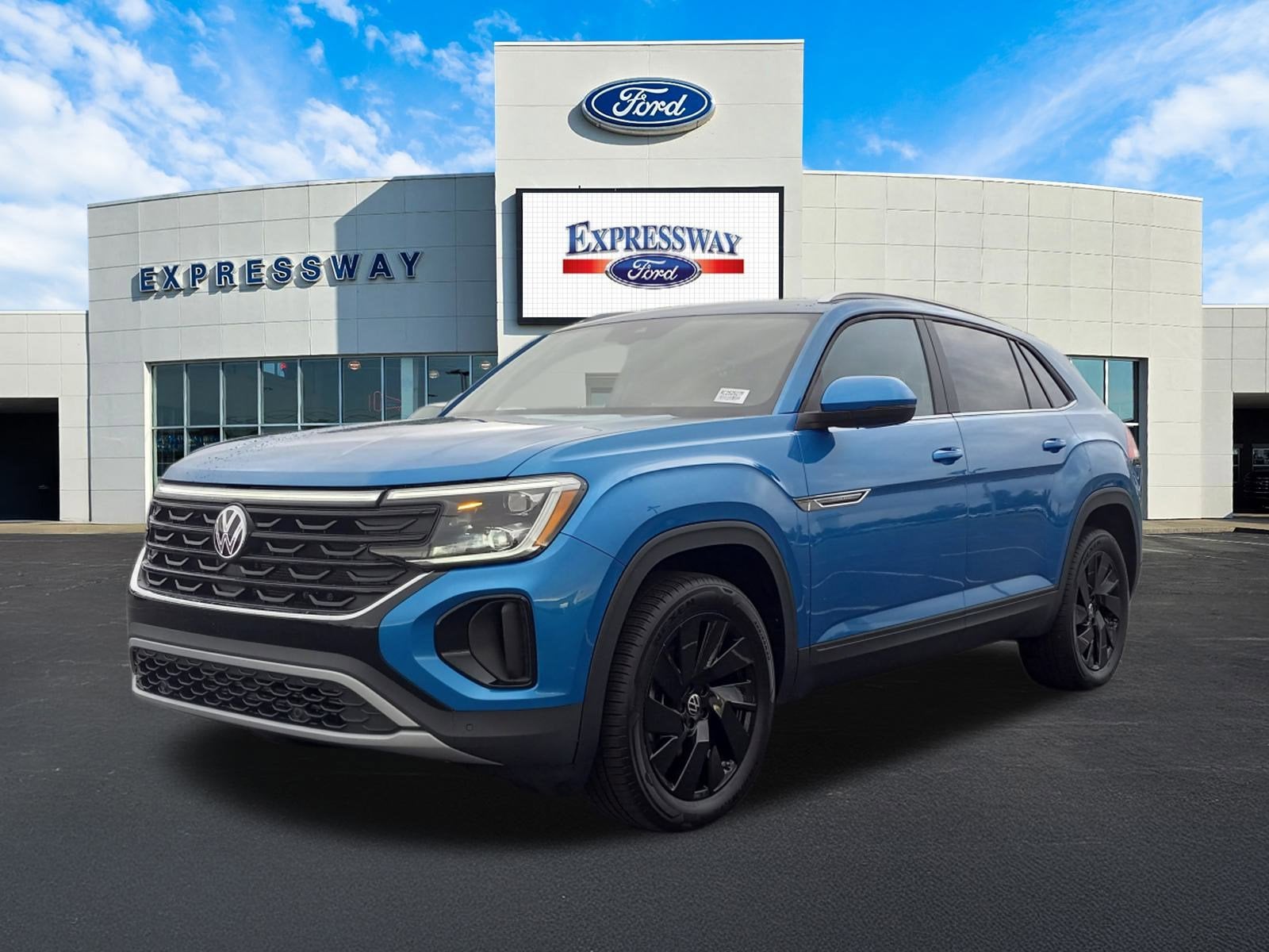 2024 Volkswagen Atlas Cross Sport 2.0T SE w/Technology