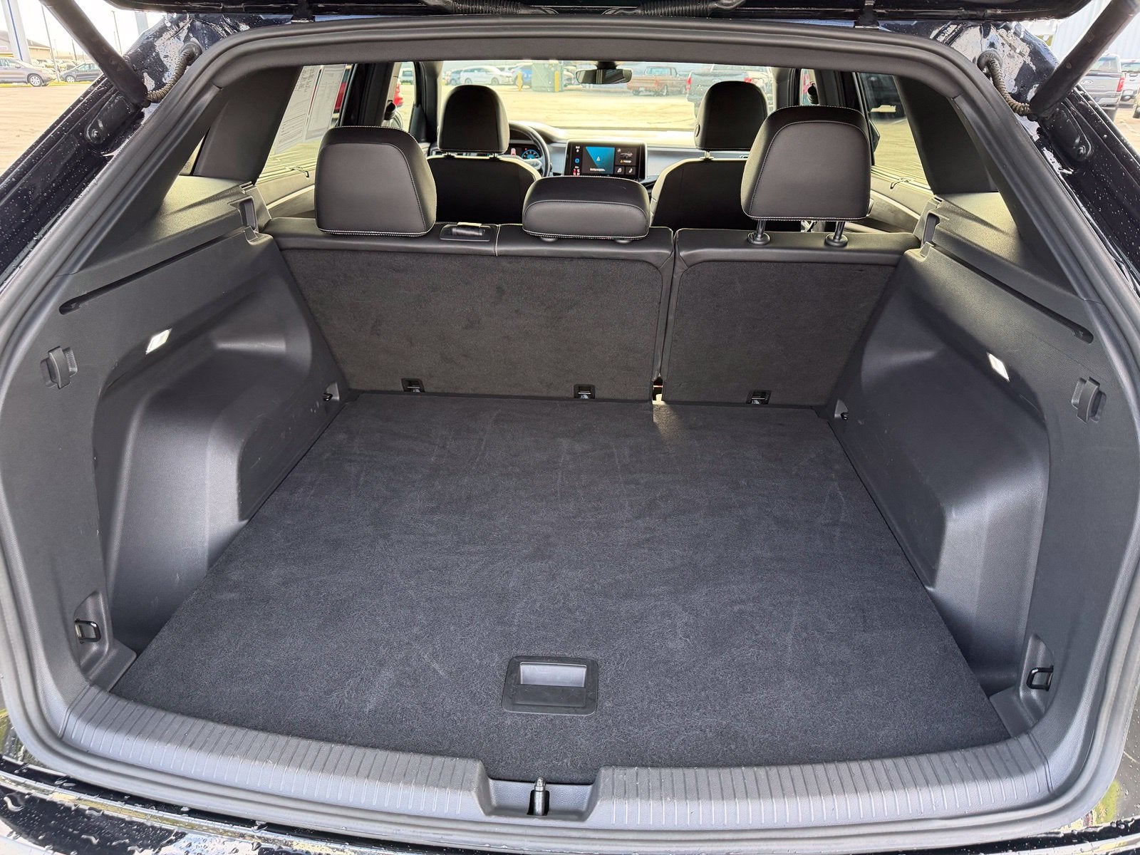 2025 Volkswagen Atlas Cross Sport 2.0T SE w/Technology