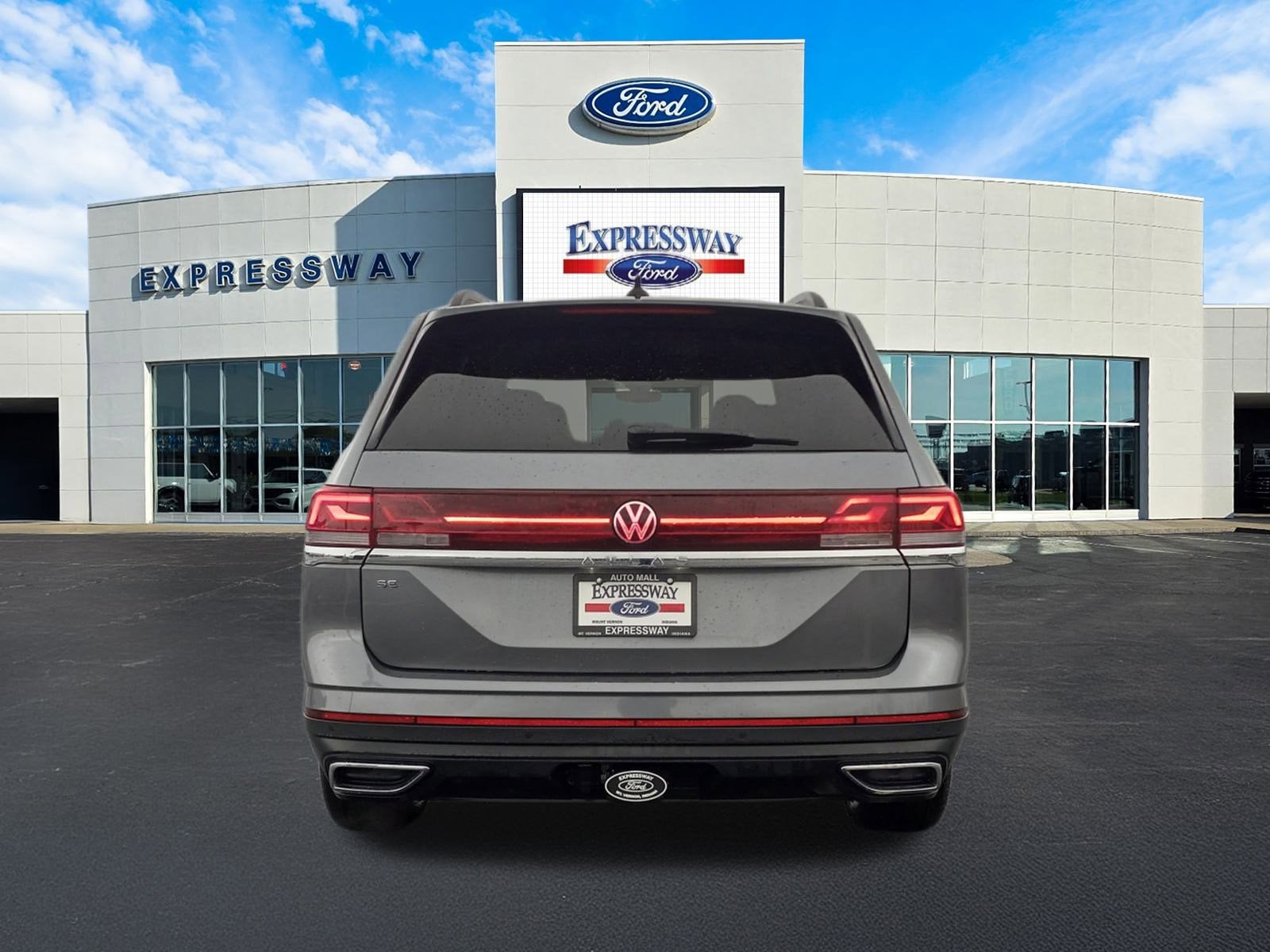 2025 Volkswagen Atlas 2.0T SE w/Technology