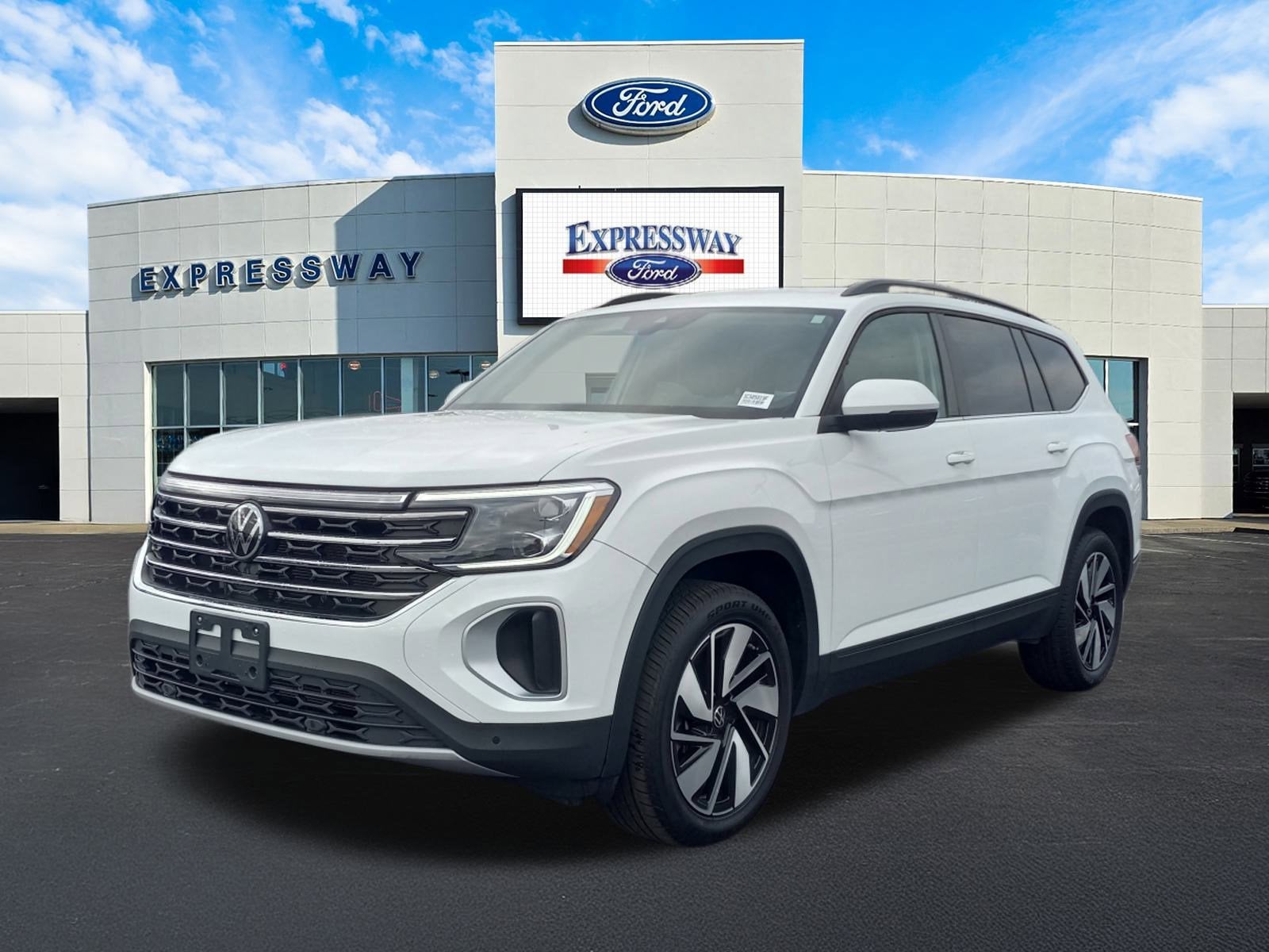 2025 Volkswagen Atlas 2.0T SE w/Technology