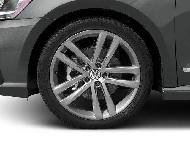 2018 Volkswagen Passat 2.0T R-Line