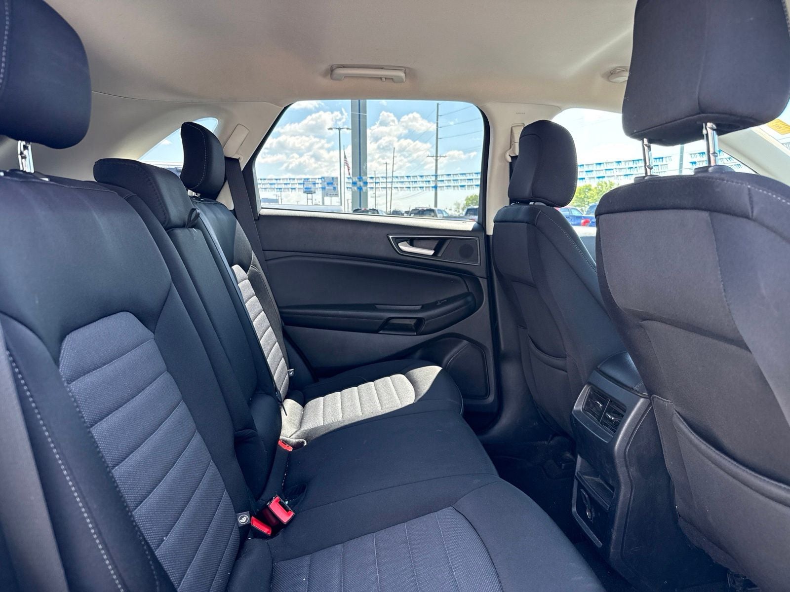 2020 Ford Edge SE