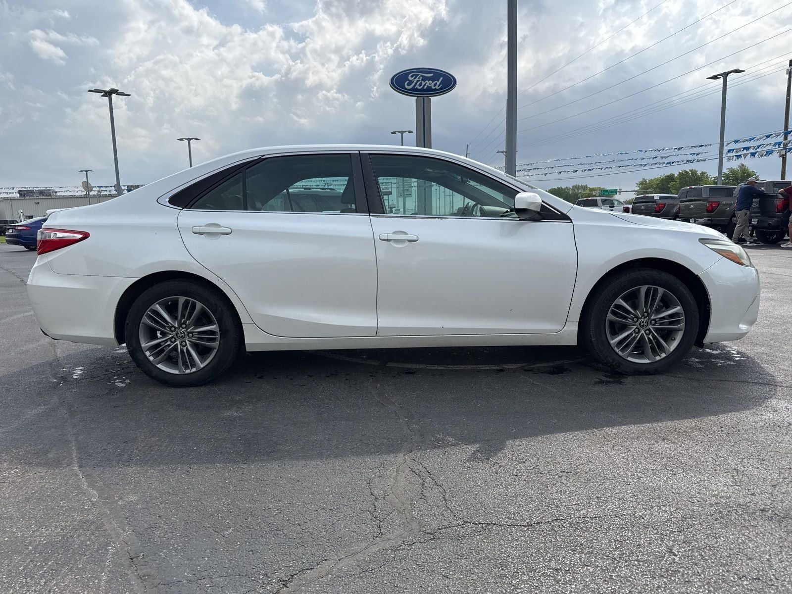 2016 Toyota Camry SE