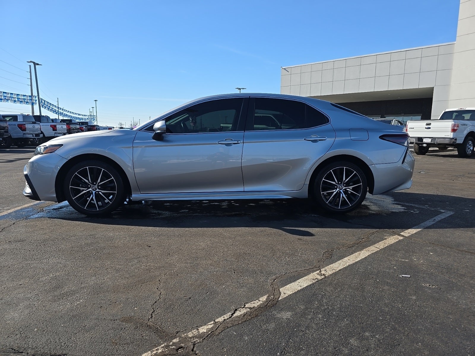 2023 Toyota Camry SE
