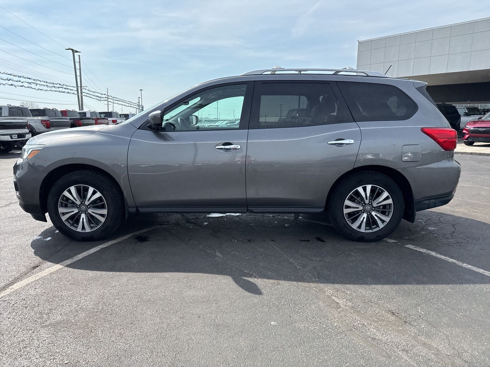2017 Nissan Pathfinder SL