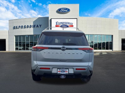 2023 Nissan Pathfinder Platinum