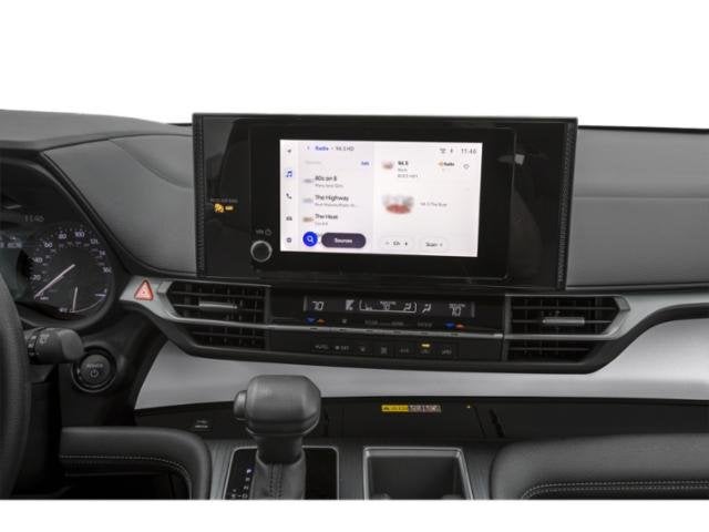 2025 Toyota Sienna LE