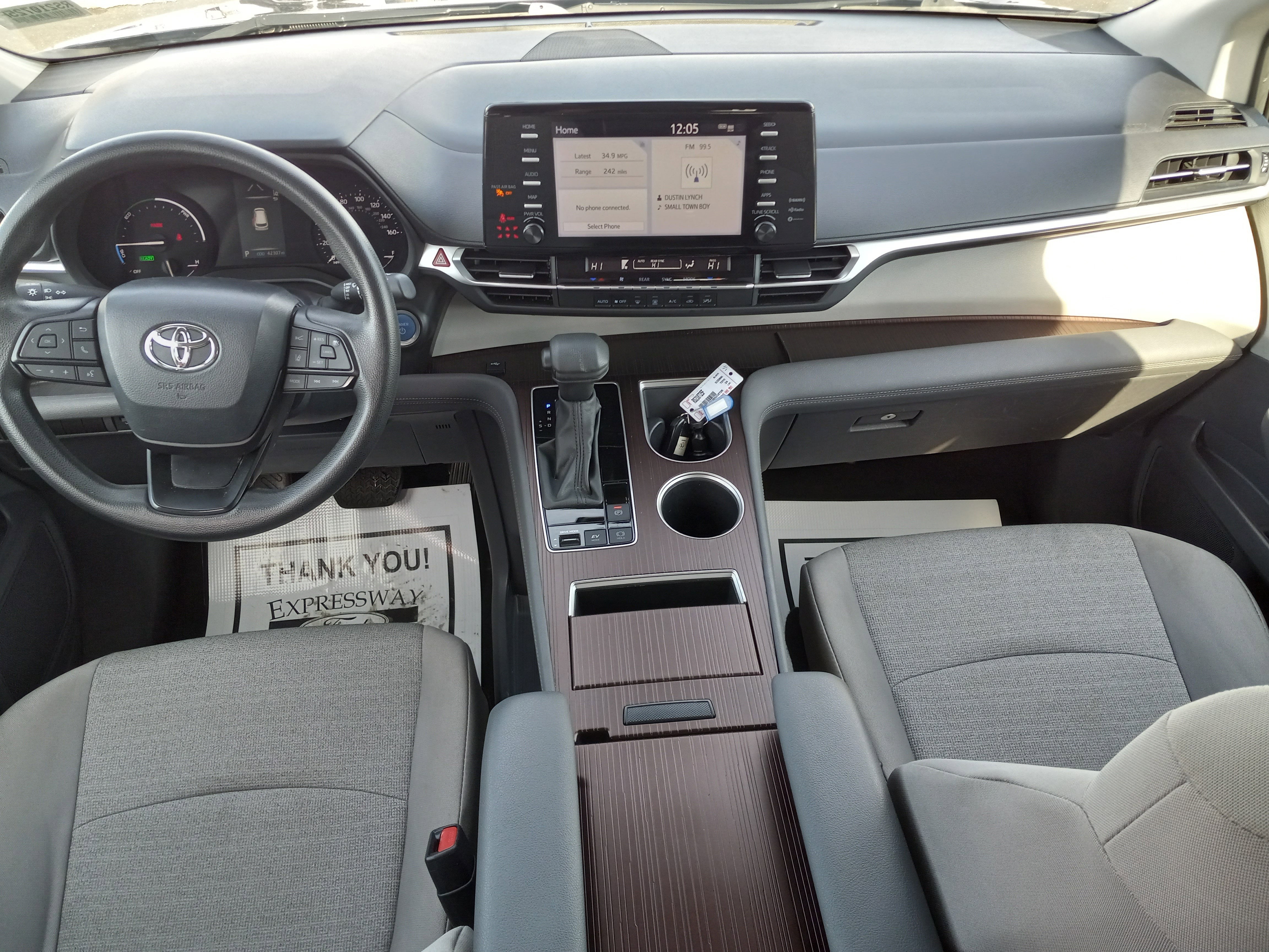 2024 Toyota Sienna LE