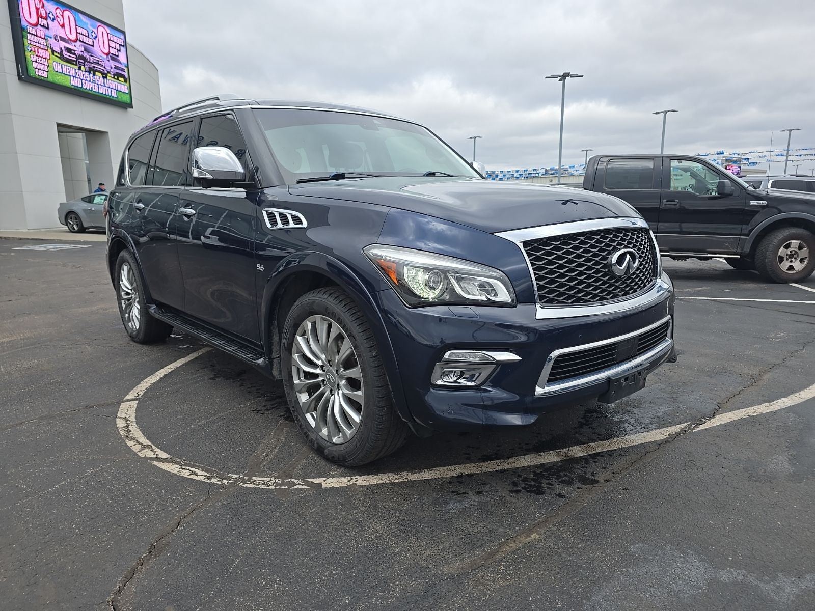 2017 INFINITI QX80 Base
