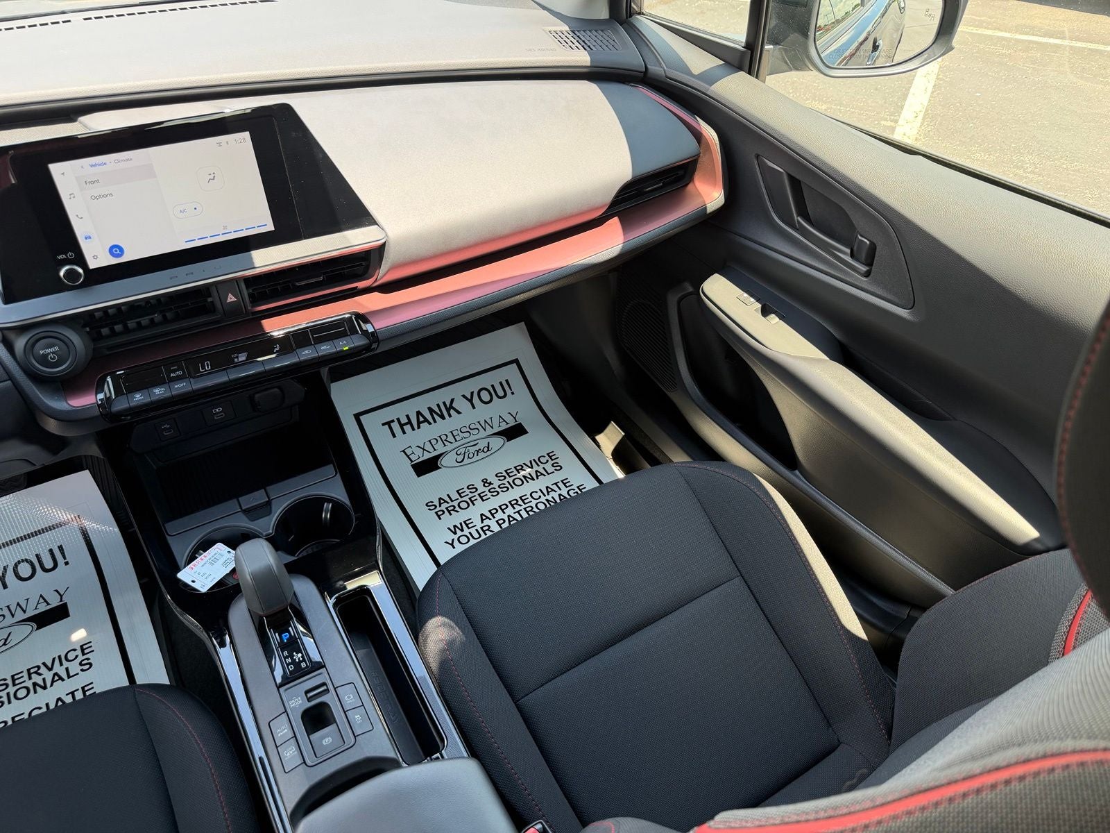 2024 Toyota Prius Prime SE