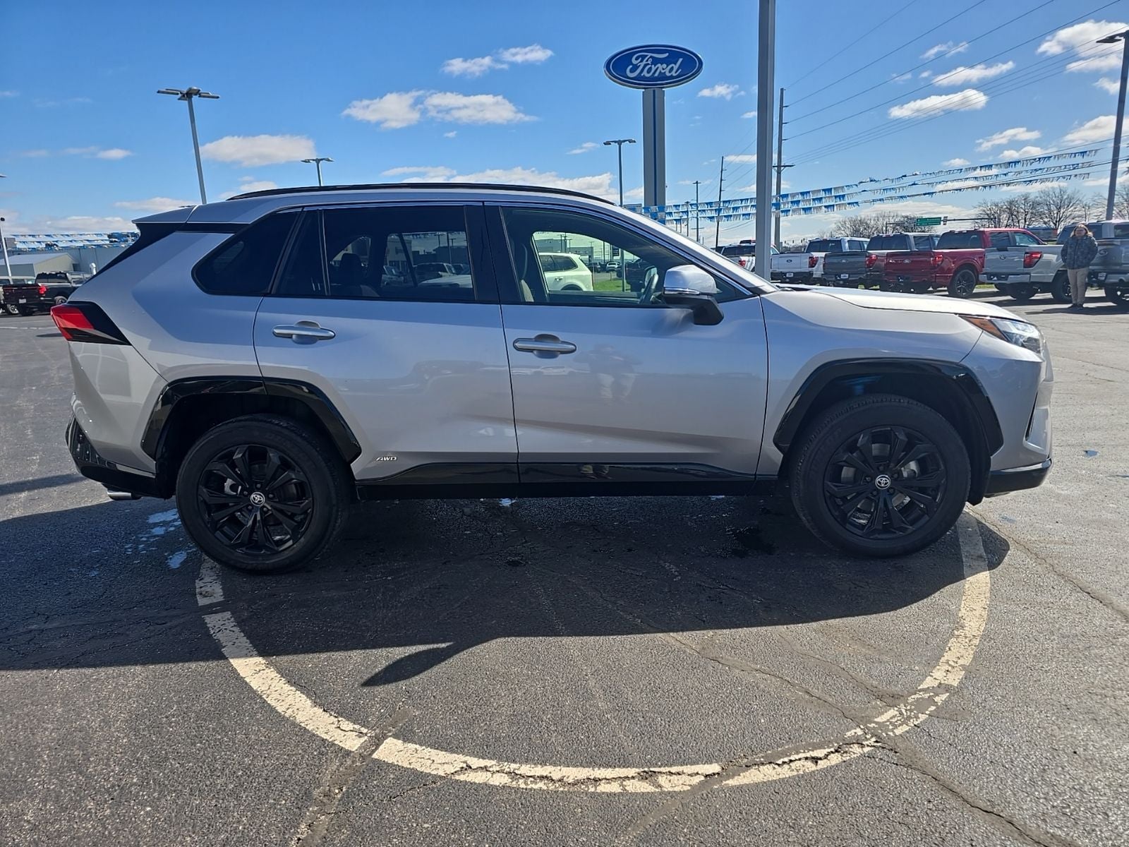 2024 Toyota RAV4 Hybrid SE