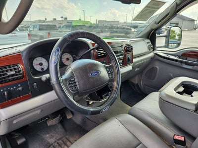 2006 Ford Super Duty F-350 DRW Lariat DRW