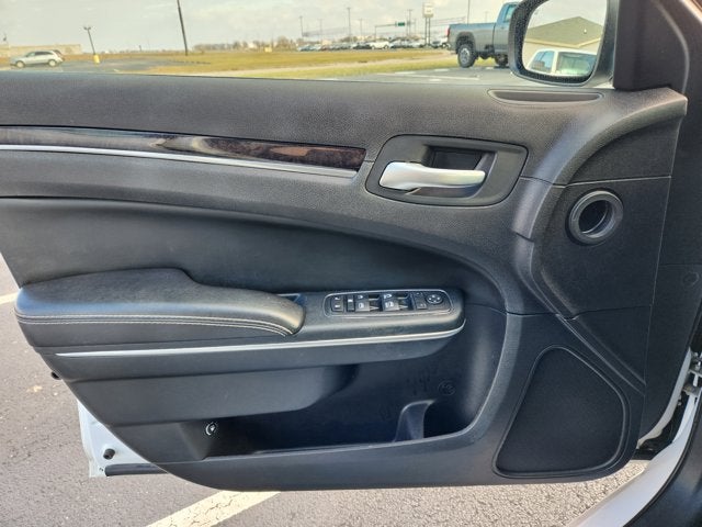 2014 Chrysler 300 Uptown Edition