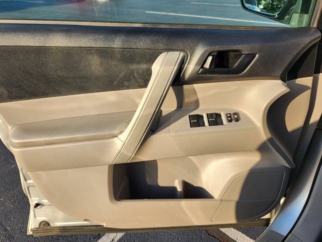 2010 Toyota Highlander Base